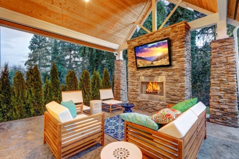 extend-your-living-space-with-outdoor-entertainmen_20250327-141857_1